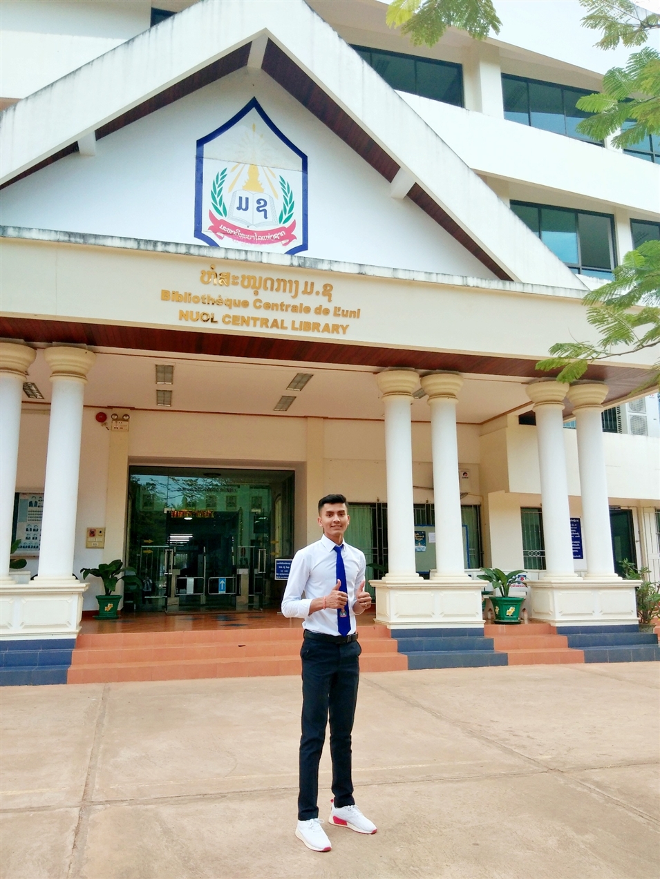 林納，柬埔寨人 老撾國立大學建筑學院建筑學專業(yè)